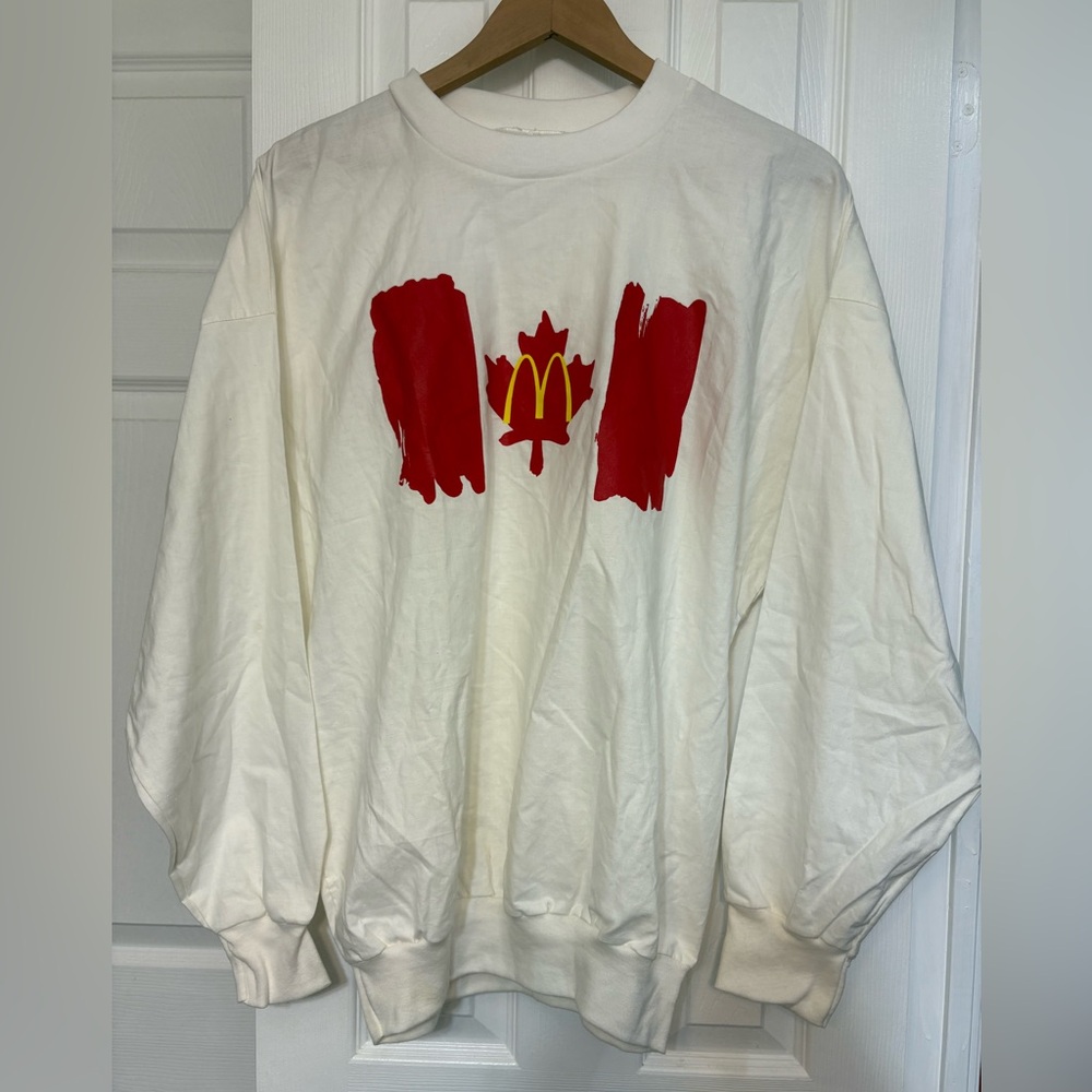 90’s White cotton long sleeve Happy Canada Day L Red Maple Leaf McDonald’s VTG